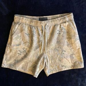 Abercrombie 6’’ Camo Sweatshorts